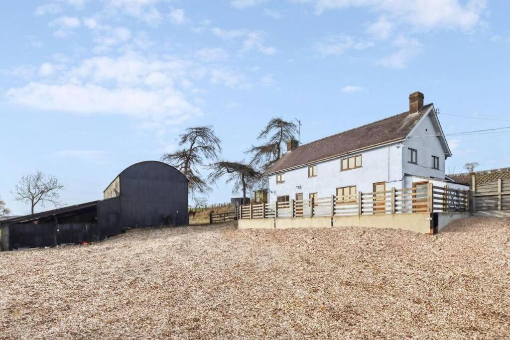 Upper Caerfaelog Farmhouse Llanbister Екстер'єр фото
