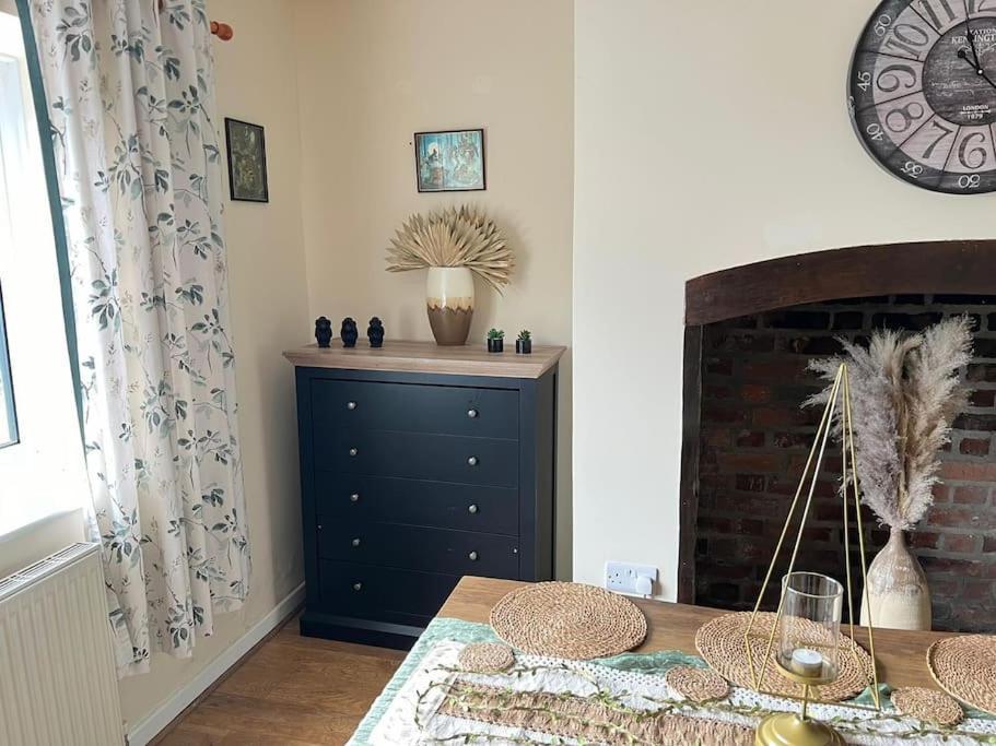 Upper Caerfaelog Farmhouse Llanbister Екстер'єр фото